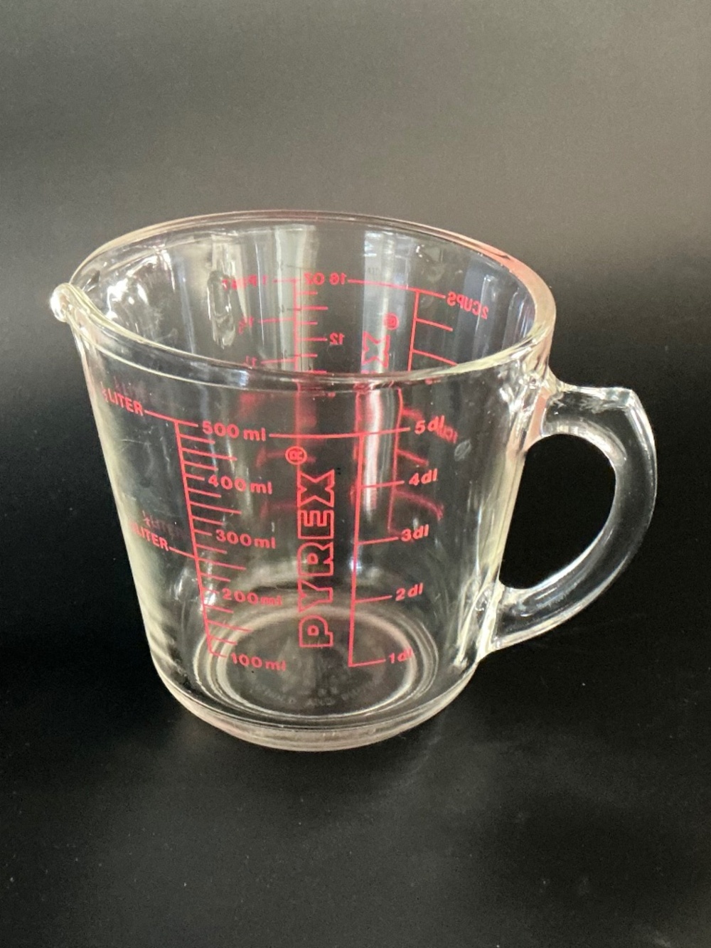 Vintage 1970s Pyrex 516 Glass Measuring Cup Red Lettering D-Handle 2 Cup Corning